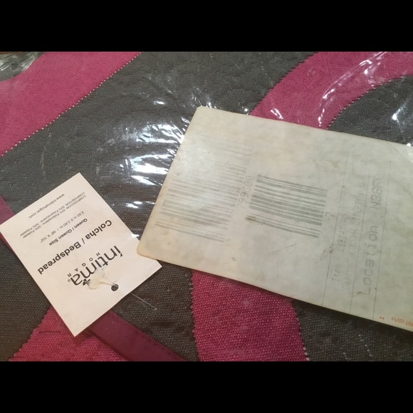 Bedspread Queen NWT
